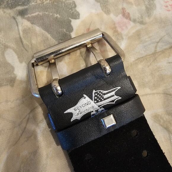 Beyond America Men's Black Leather Scarface Watch - Picture 3 of 4